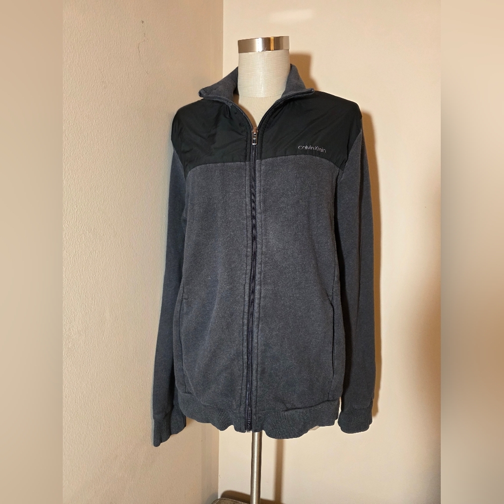 Calvin Klein • Men's Gray and Black Jacket.  Sz Small
